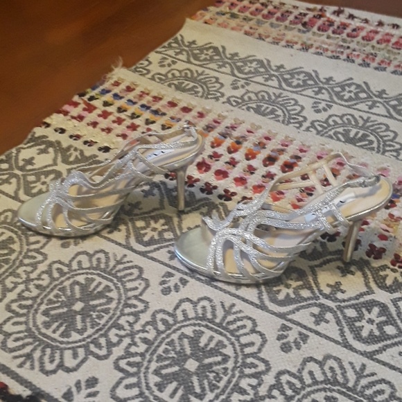 Shoes - Picture 2 of 4